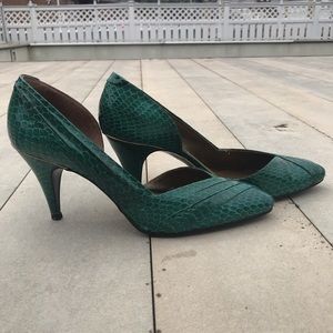 i’m selling these green j. renee heels.